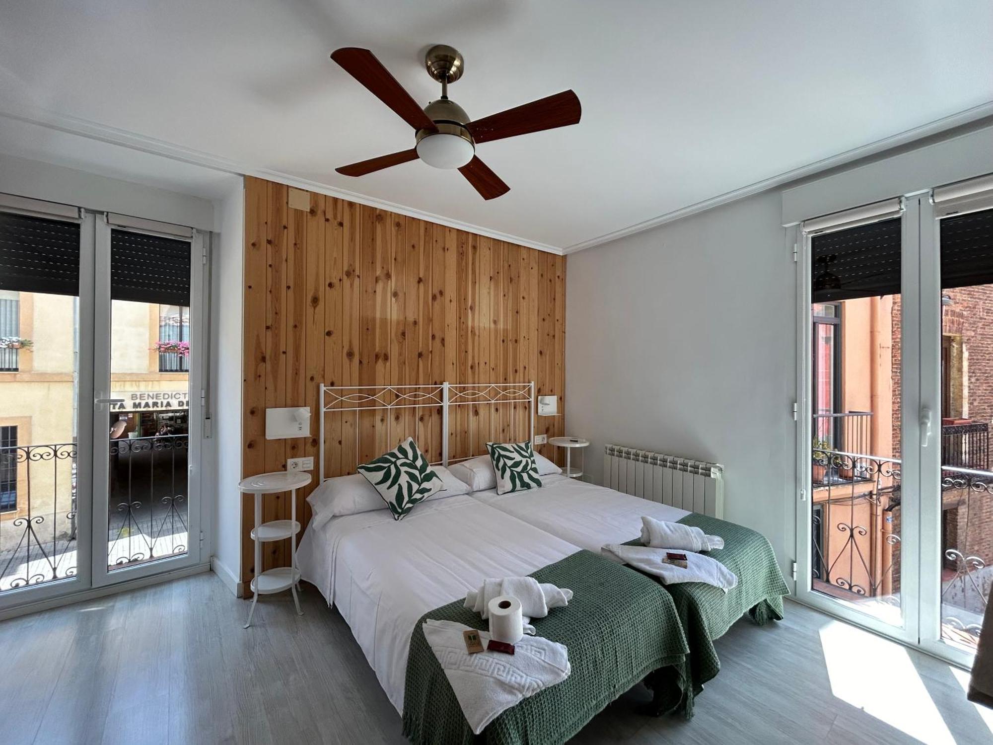 Pension Plaza Del Grano Leon Exterior photo